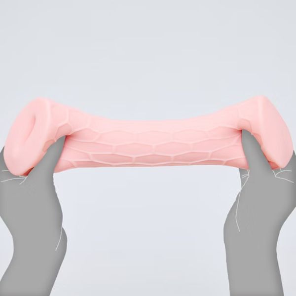 Zara Gyugyu - Gritty Tight Squeeze